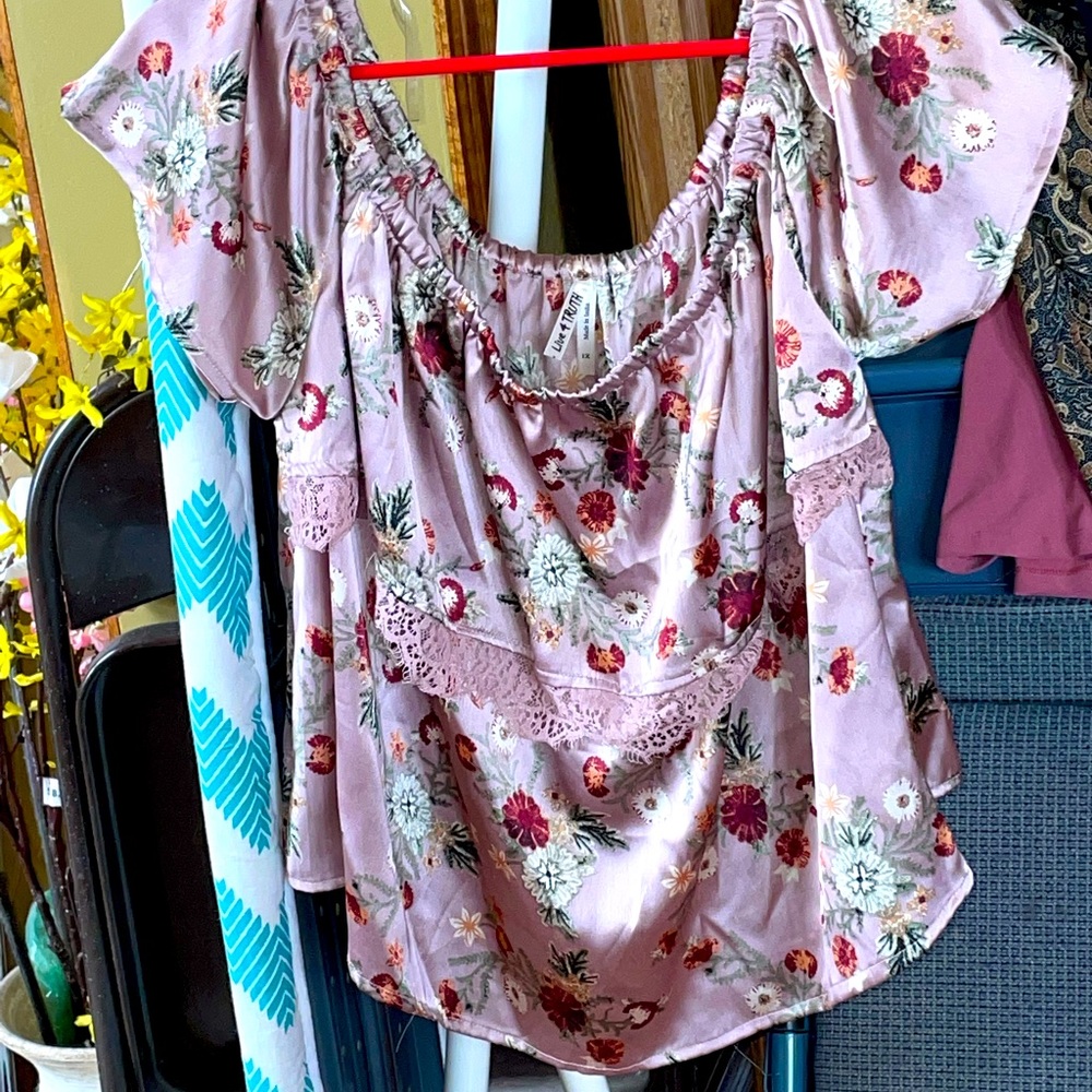 Ladies blouse - Picture 5 of 7